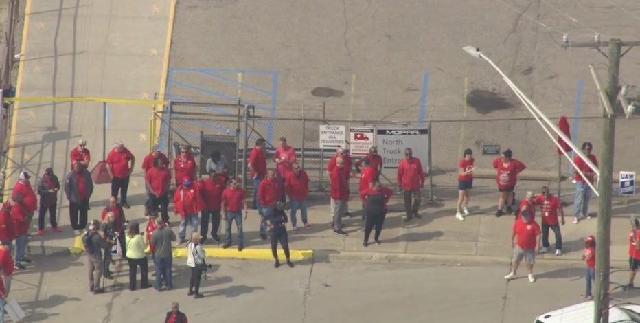 UAW strike update: Workers at GM Lansing Delta Assembly, Ford Chicago Assembly Plant called to picket line