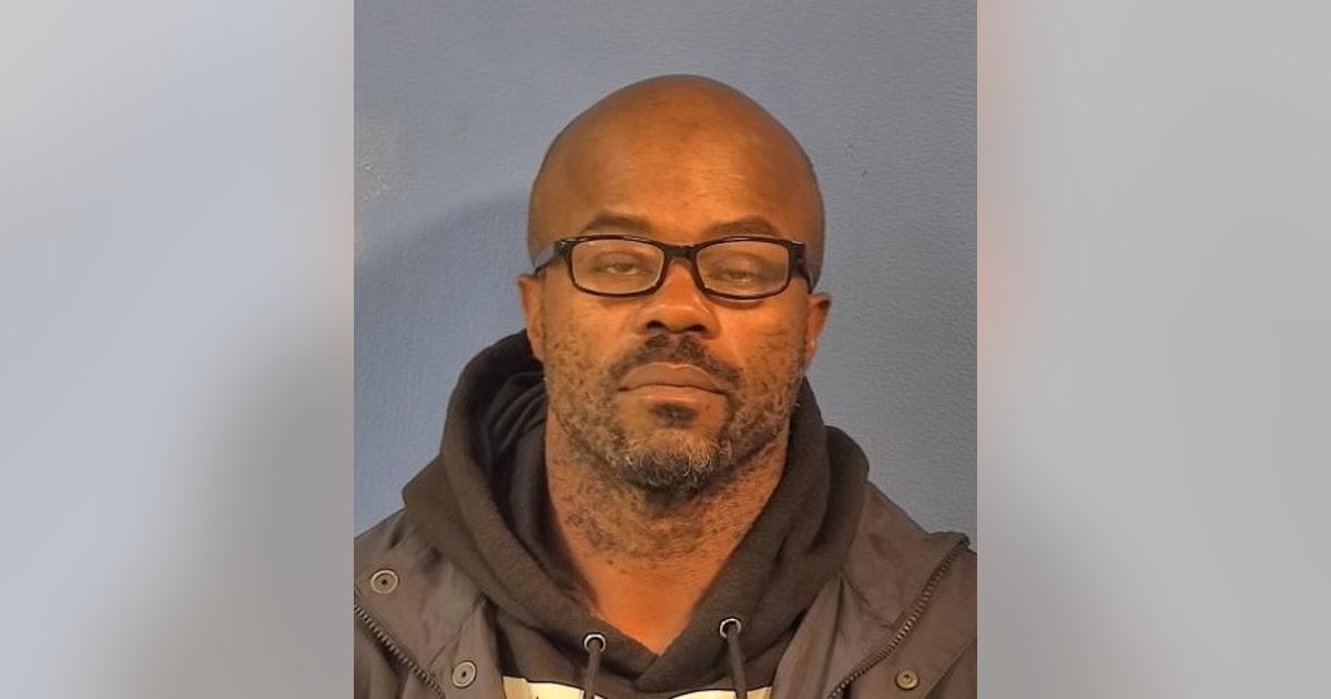Glendale Heights armed robbery: ‘Career criminal’ from Chicago charged ...