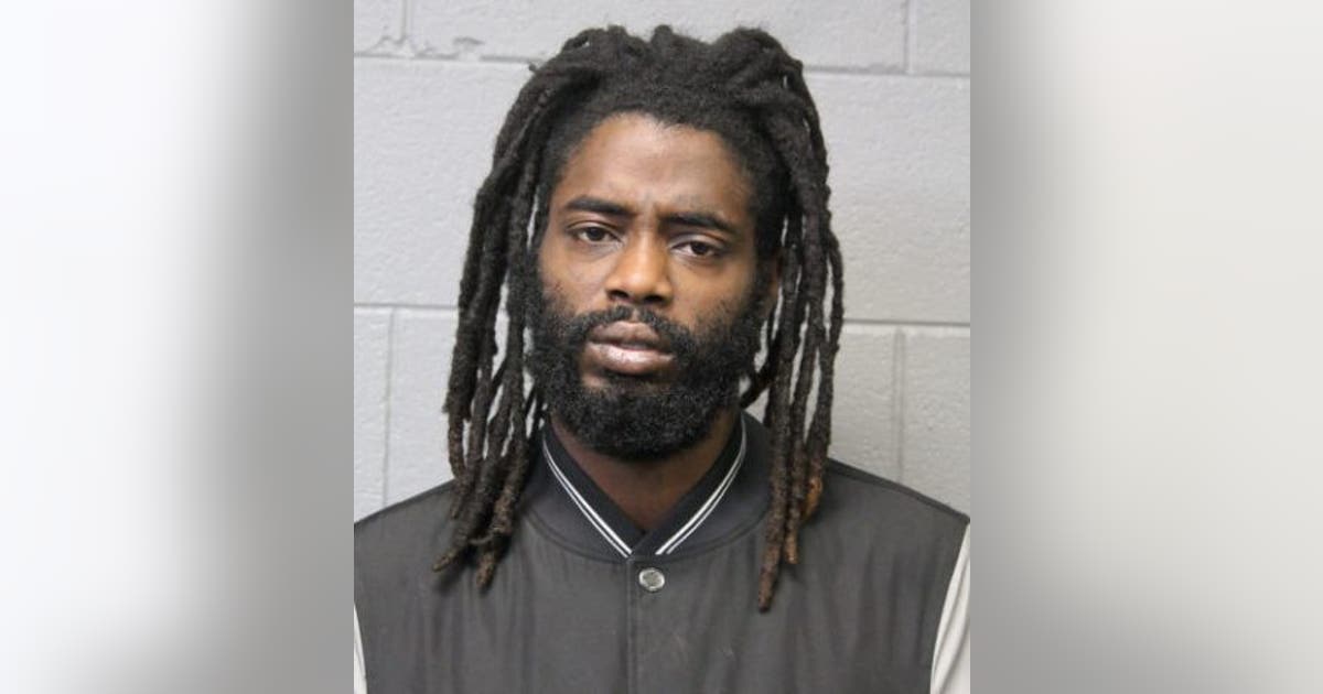 Chicago man charged with stealing from South Loop business | FOX 32 Chicago