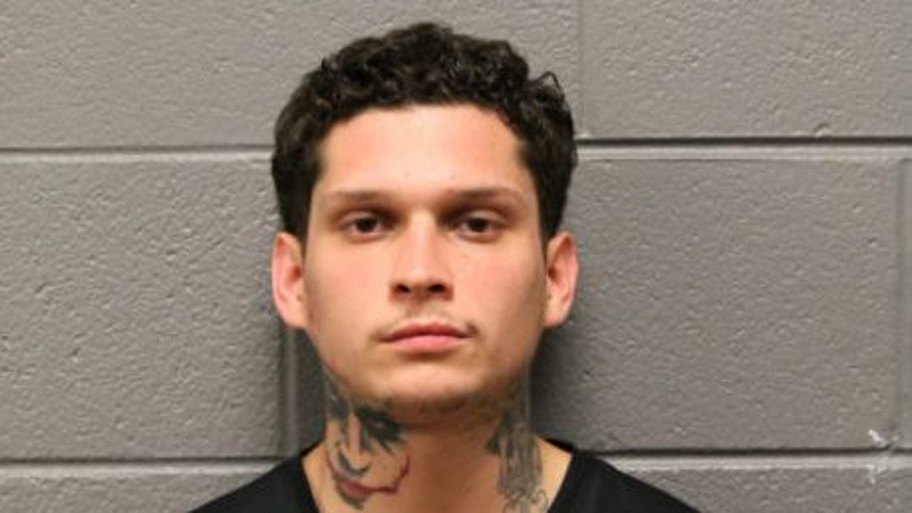 芝加哥男子因在西区抢劫汽车而被起诉