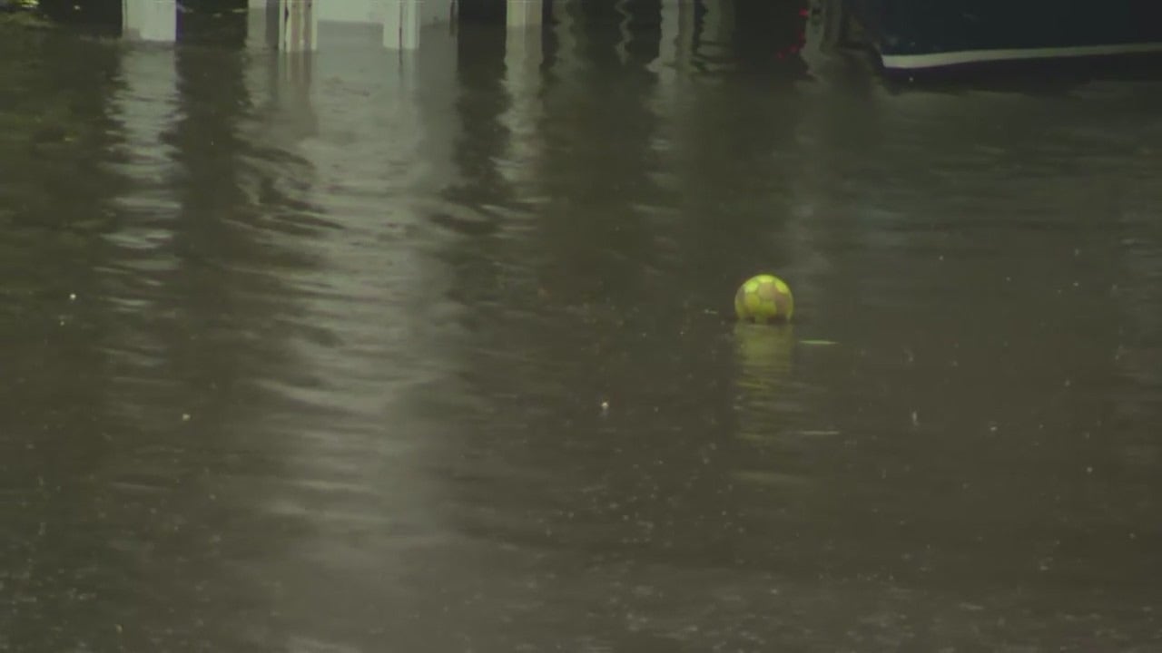 政府官员讨论持续洪水风险的解决方案，芝加哥地区仍在夏季洪水中恢复