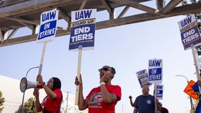 UAW president, Johnson rally with striking Ford workers in Chicago