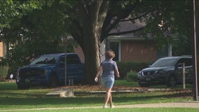 Unseasonably warm October in Chicago: Residents enjoy sunshine before sweater weather