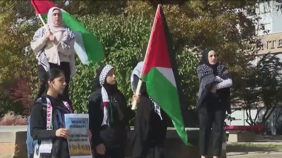Protesters in Chicago condemn hospital attack in Gaza