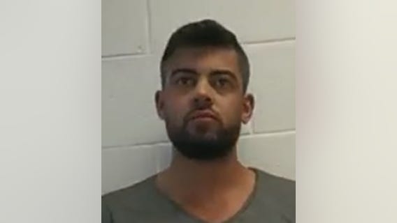 Suburban man tricks victim online into meeting up in person, robs him at gunpoint