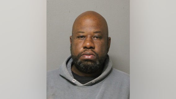 Chicago man shot woman in West Pullman home, arrested minutes later: police