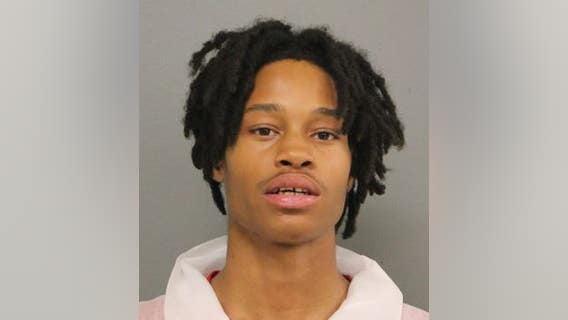 Chicago man charged in Chatham shooting that seriously wounded security guard