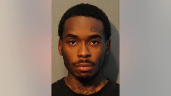 Chicago man charged with robbing Bucktown business at gunpoint