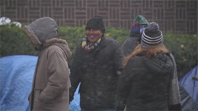 Chicago migrants experience first blast of winter-like weather