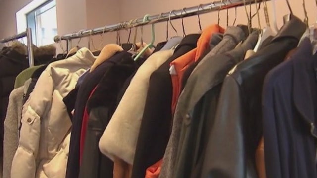 Chicago urges community support as thousands of migrants face cold weather without coats