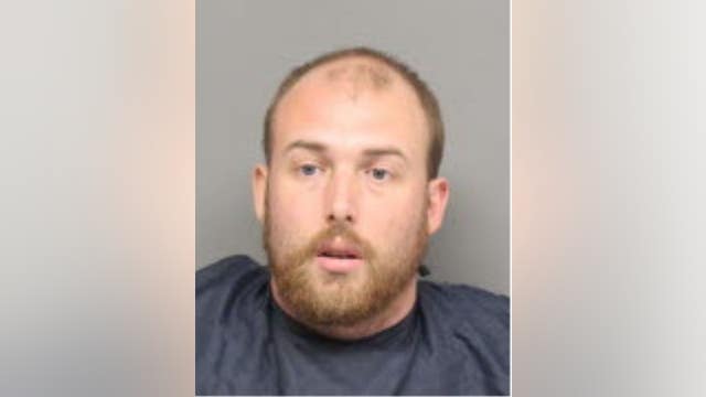 Nebraska police officer, Chicago man hurt after the man pulls knife on bus in Lincoln