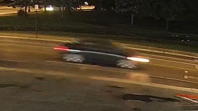 Chicago Lawn hit-and-run: Car strikes man, flees the scene