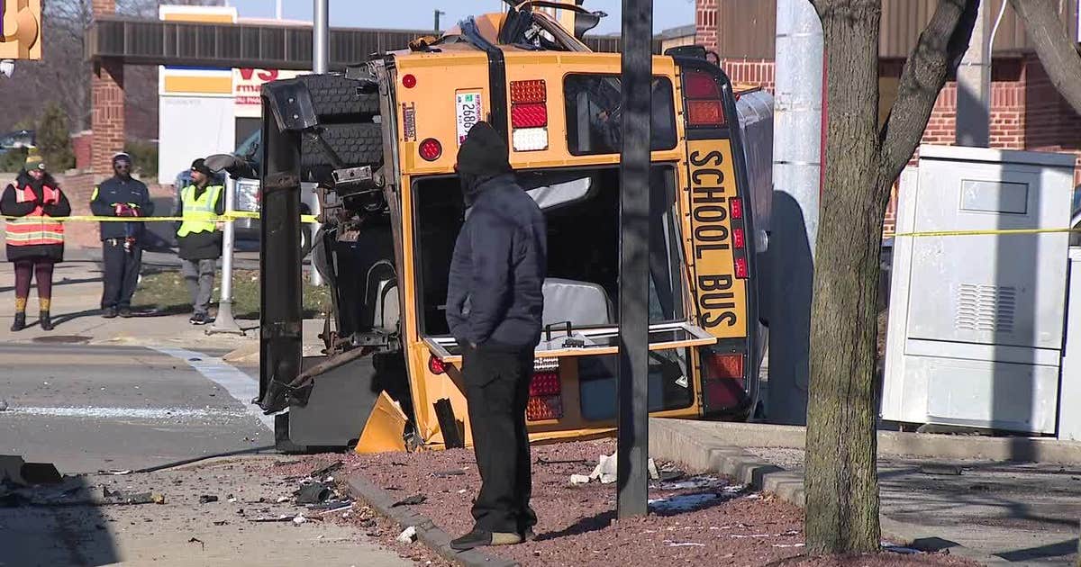 Vehicle wanted in Chicago homicide crashes into Milwaukee school bus ...