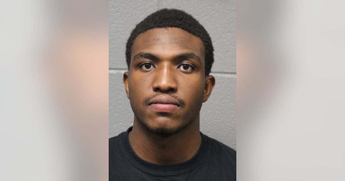 Chicago man charged with armed robbery inside Loop business | FOX 32 ...