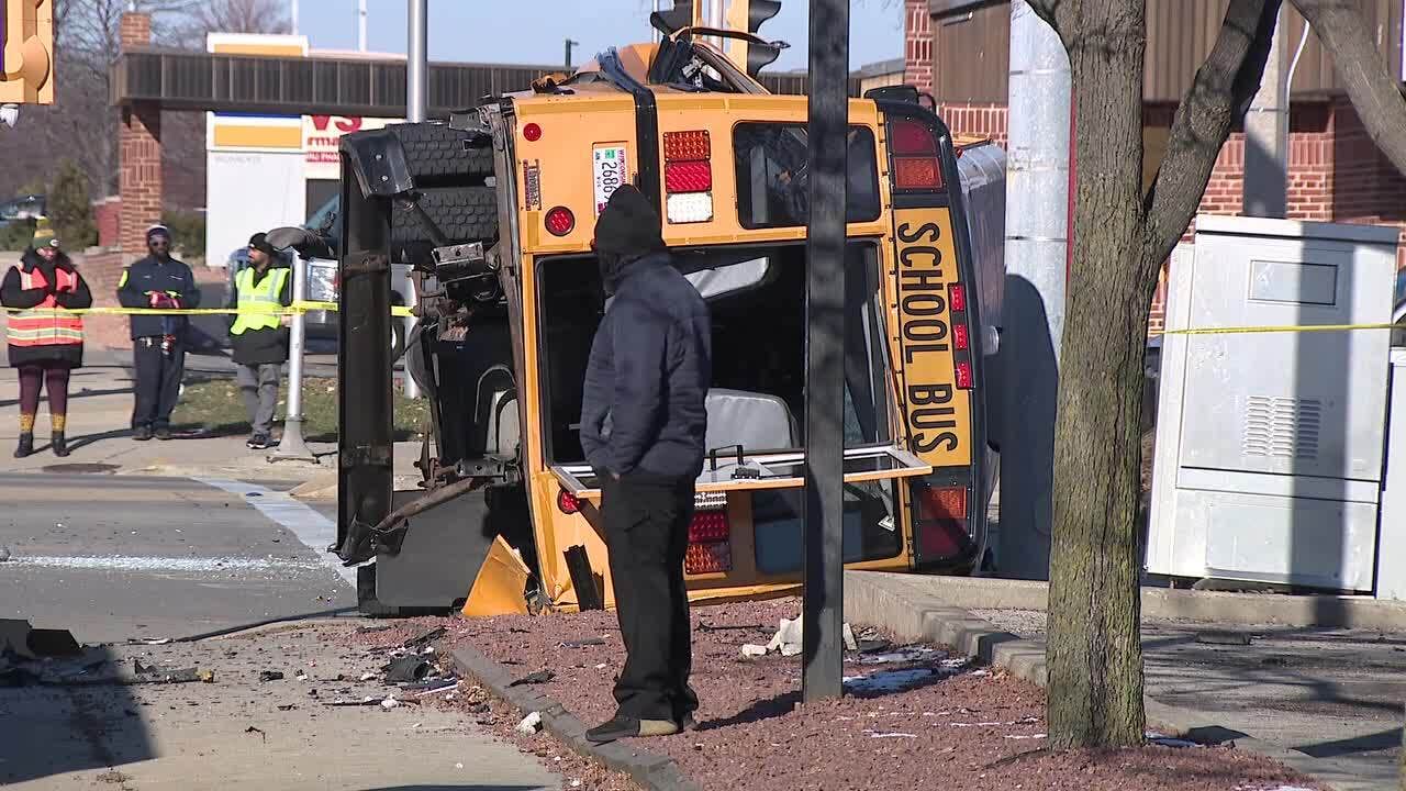 Vehicle wanted in Chicago homicide crashes into Milwaukee school bus