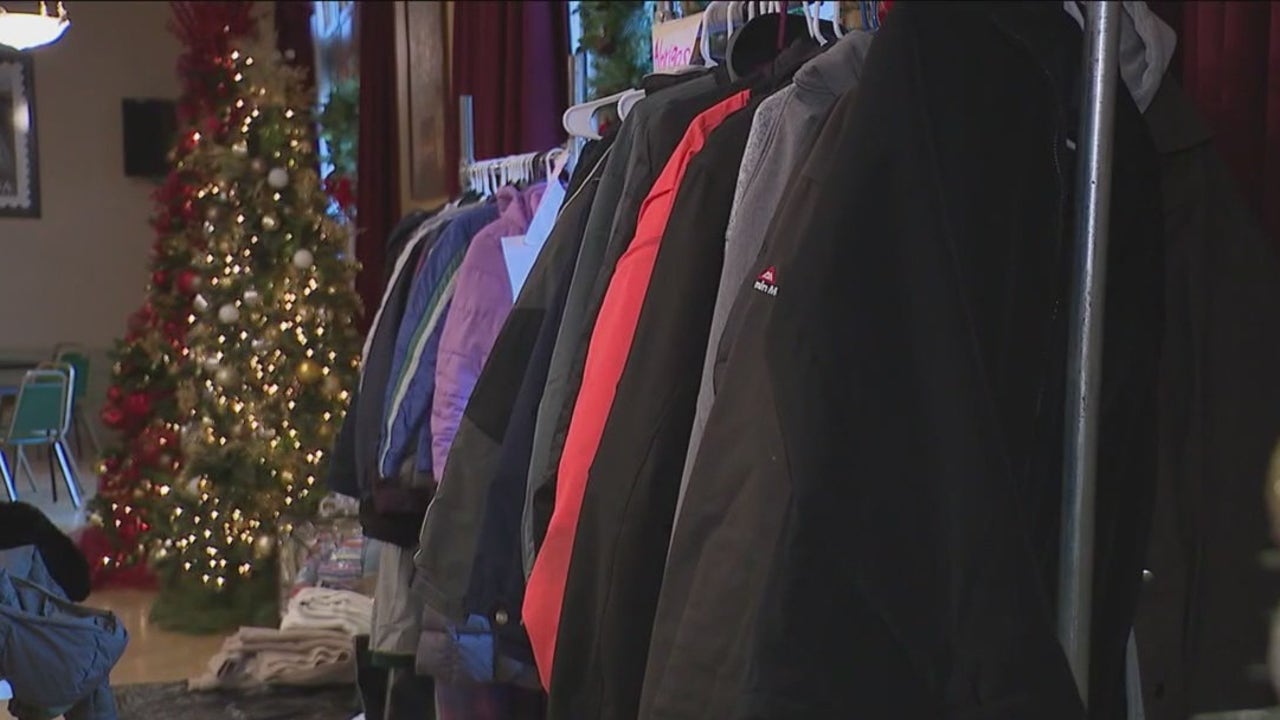 芝加哥西北部举行冬季外套捐赠活动，支持需要帮助的移民