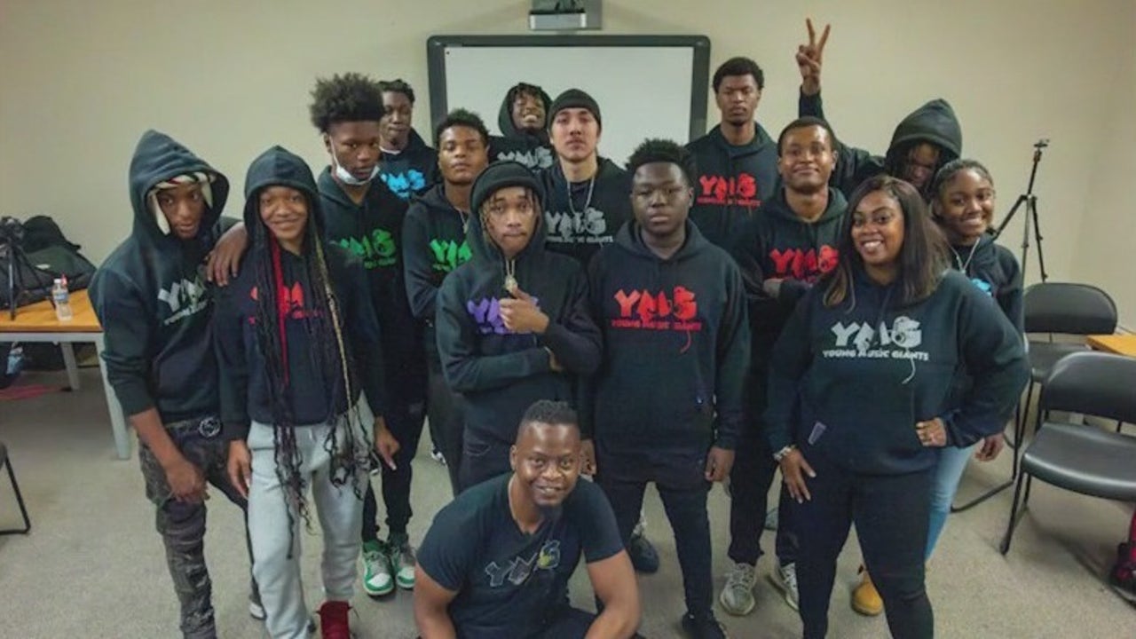 年轻音乐巨人：音乐项目改变生活，为芝加哥的青年带来希望