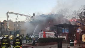 Chicago firefighters battle blaze at vacant building in Edgewater