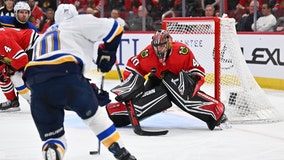 Neighbours scores twice as Blues beat Blackhawks 4-2