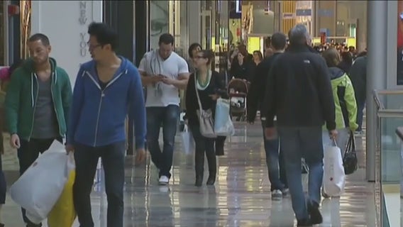 Retailers rolling out specials to woo holiday shoppers amid inflation worries