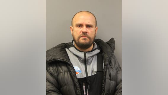 Berwyn man arrested minutes after allegedly stabbing 2 people in Logan Square