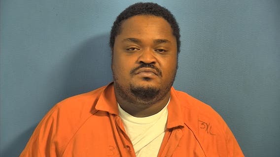 Chicago man denied pre-trial release after stealing $1K worth of Walgreens merch: prosecutors