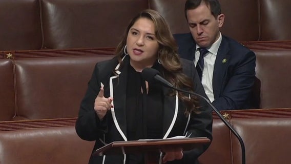 Illinois congresswoman accuses GOP of using asylum seekers as bargaining chips