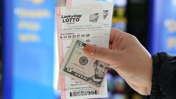 Two $325,000 winning lottery tickets sold in Illinois