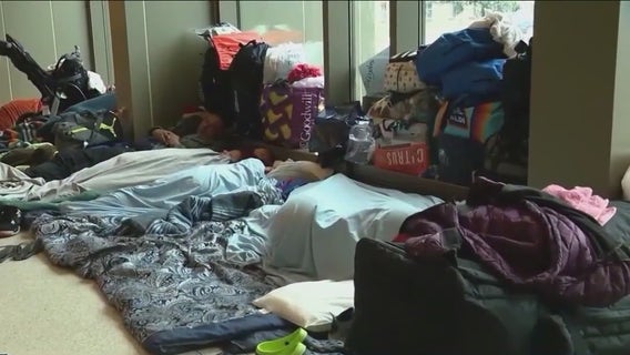 Chicago clears migrants from multiple police stations