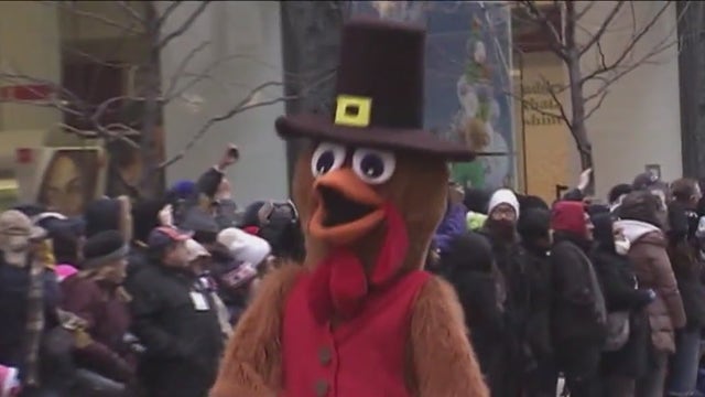 Chicago Thanksgiving Parade: Giant inflatables, fantastic floats and live music