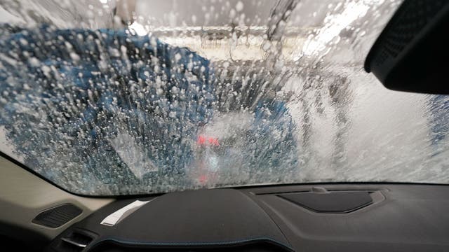Time for a car wash: Chicago gears up for long dry streak