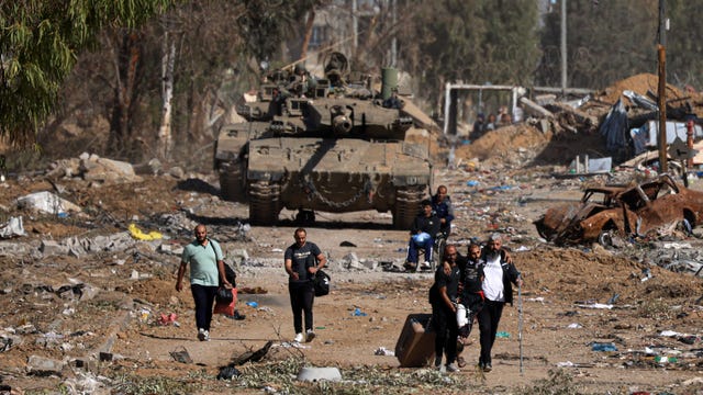 On 1st day of Gaza cease-fire, Hamas and Israel carry out first swap of hostages and prisoners