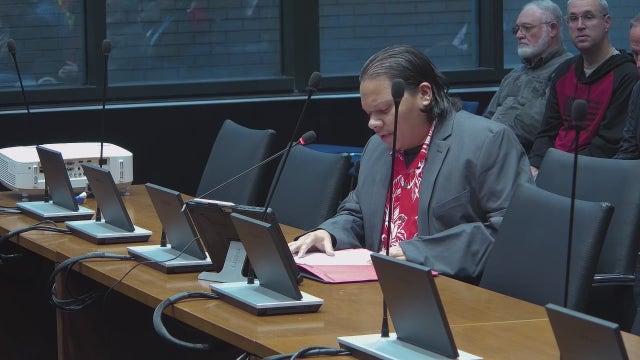 Illinois gun owners hesitate to register assault weapons amid national debate