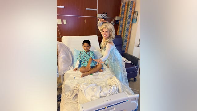 Elsa from Frozen visits patients at Park Ridge hospital
