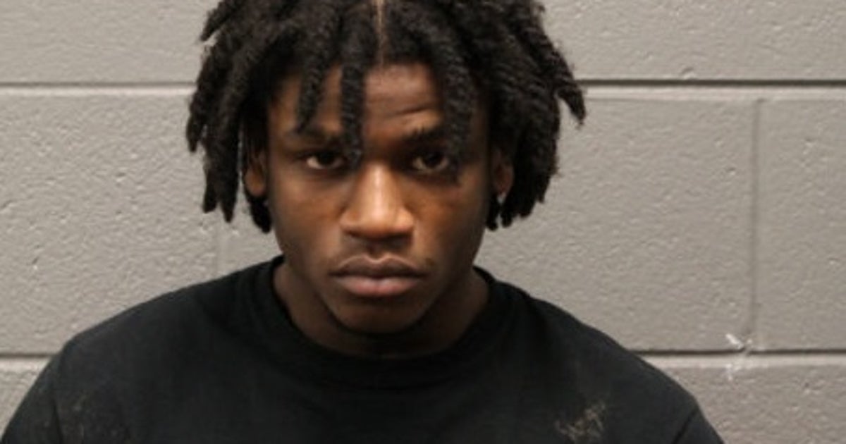 Chicago man arrested after robbing, carjacking multiple people in broad ...