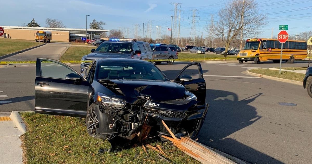 Police chase involving 3 stolen cars ends in crash, arrest: Lake County ...