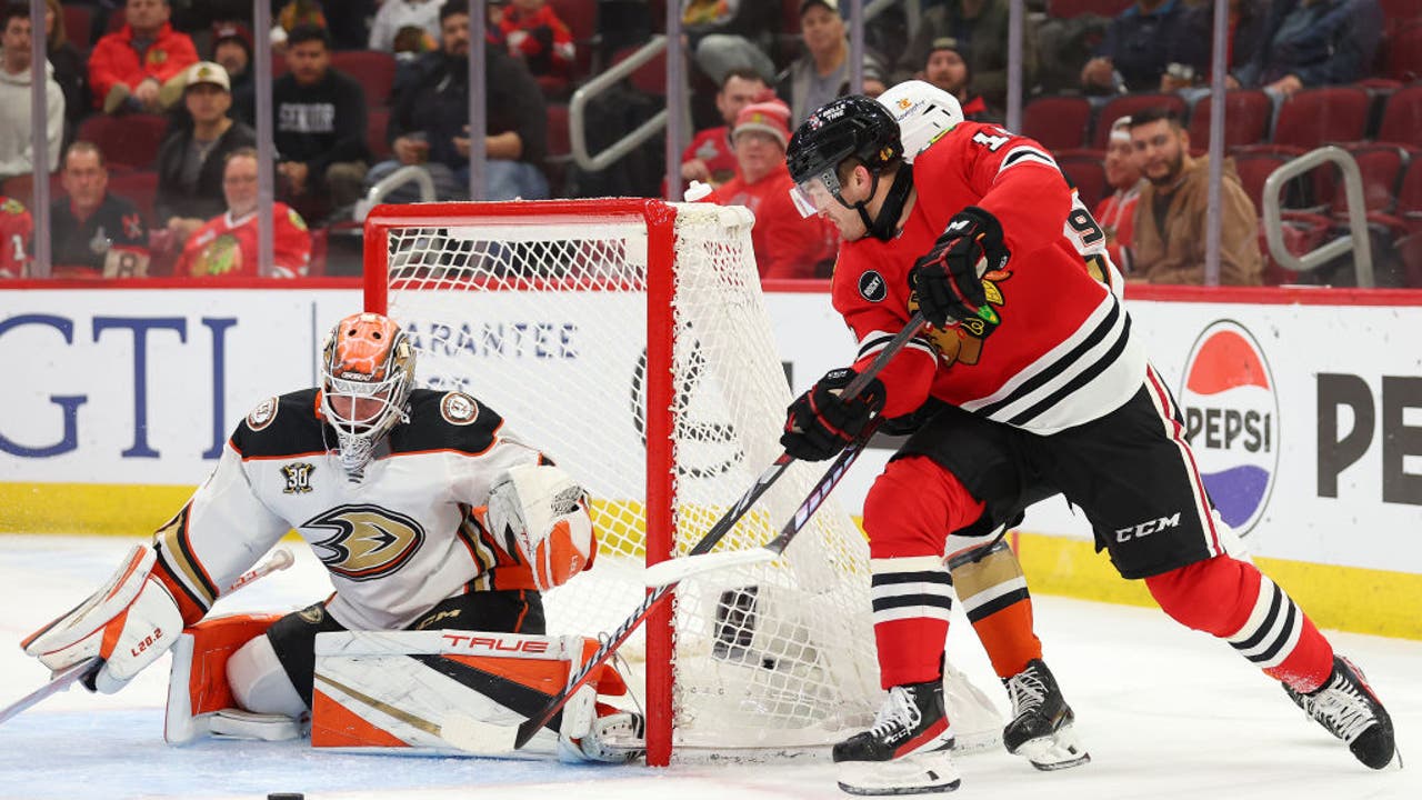 Petr Mrazek Makes 37 Saves As Chicago Blackhawks Beat Anaheim Ducks 1-0