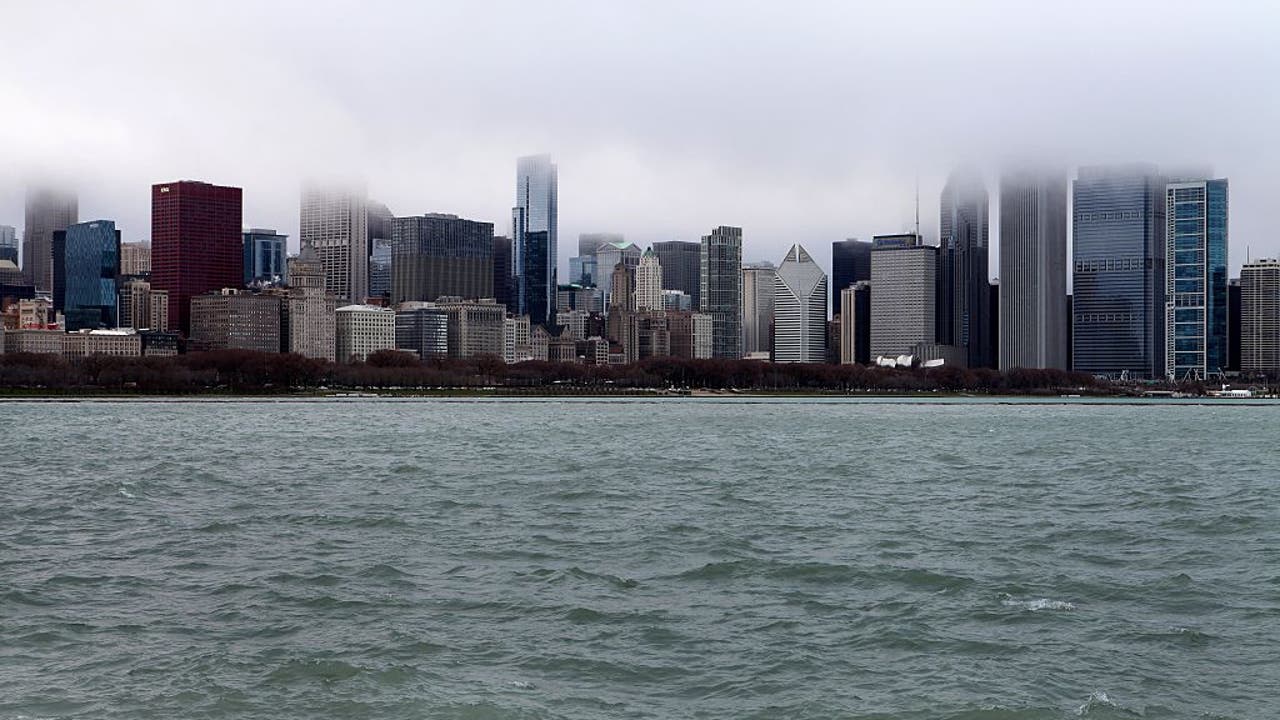 Chicago Weather: Dense Fog And Rain Take Over | FOX 32 Chicago