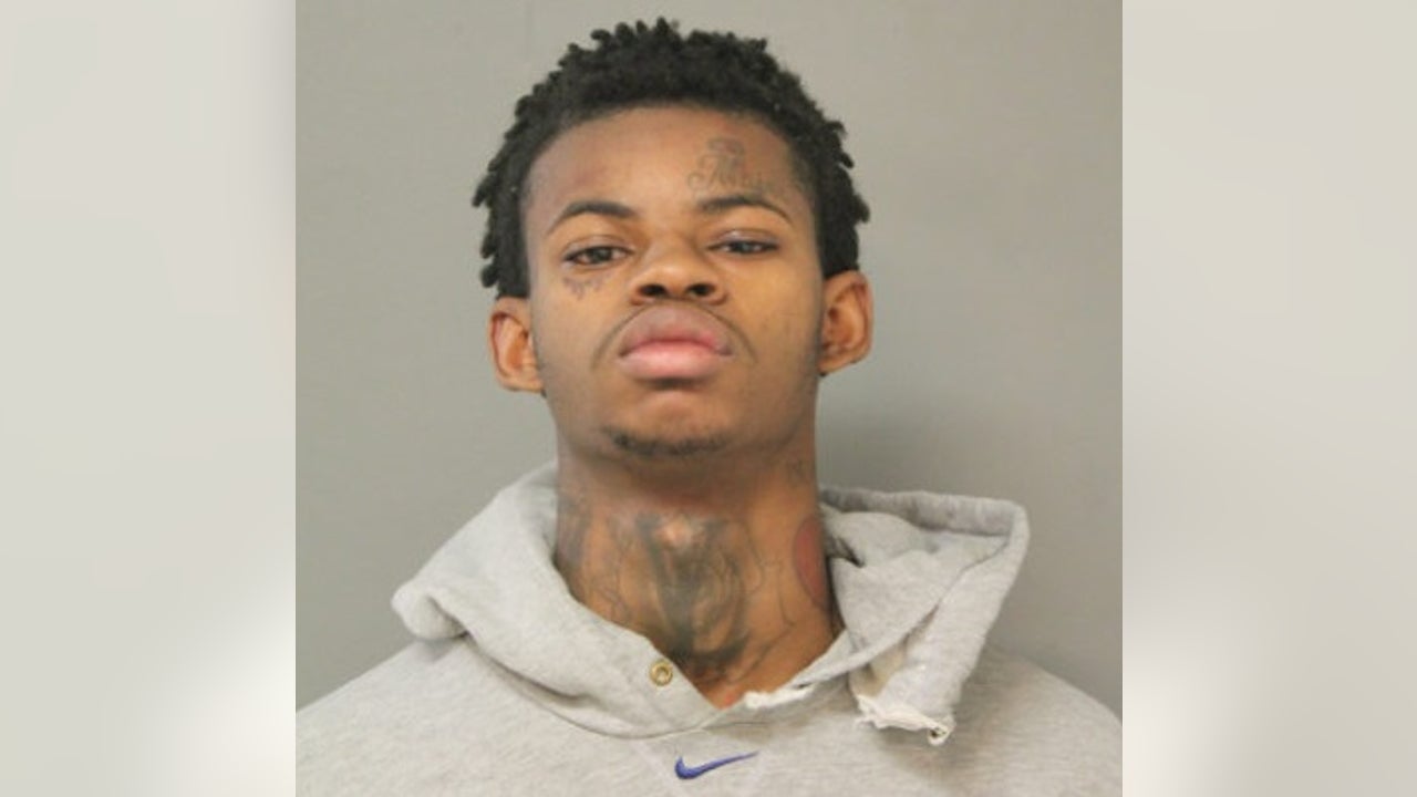 芝加哥男子抢劫一人并殴打他和另一人后遭警方逮捕