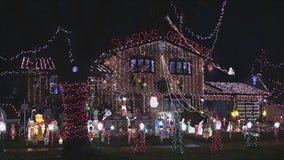 Esposito family Christmas lights steal the show in Tinley Park