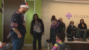 Bears players spread holiday cheer to fans across Chicagoland