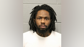 Chicago man arrested after robbing woman at gunpoint on city's West Side: police