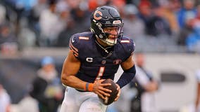 Justin Fields leads Bears to 28-13 win over NFC North-leading Lions