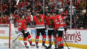 Tyler Johnson scores in 3rd period as Blackhawks beat Avalanche 3-2