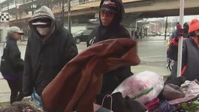 Chicago activist calls on city to do more for unhoused residents: 'get them off the streets'