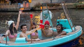 Chicago's Hot Tub Boats make a splash again this winter