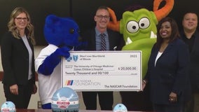 NASCAR, Blue Cross and Blue Shield of Illinois bring holiday cheer to Comer Children's Hospital