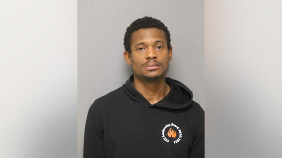 Chicago man struck victim in head multiple times, robbed him: police