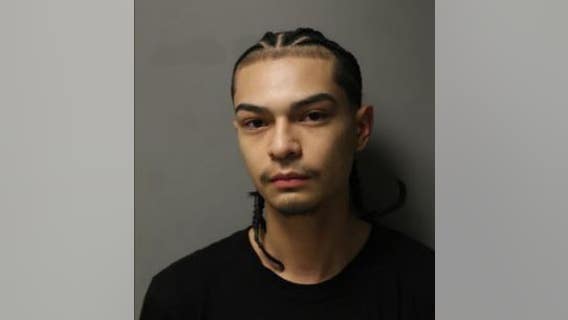 Suspected drunk driver runs over police officer, employee after bar fight in Cook County