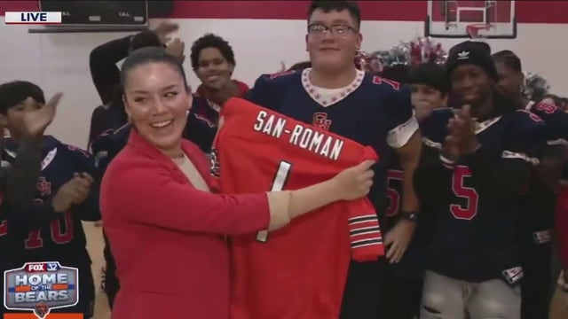 George Washington High School cranks up the energy for Orange Friday